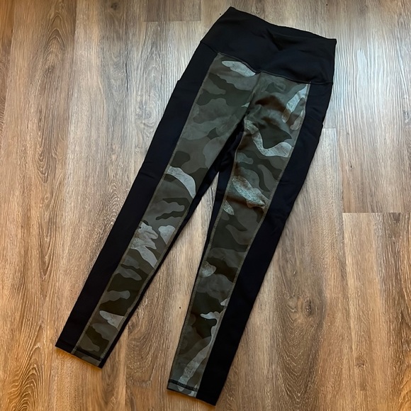 The North Face Pants - north face camo leggings size small